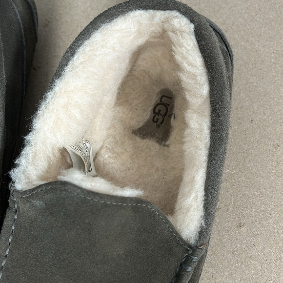 UGG men’s Ascot Slipper size 10 greenish color fleece lining - Picture 4 of 16